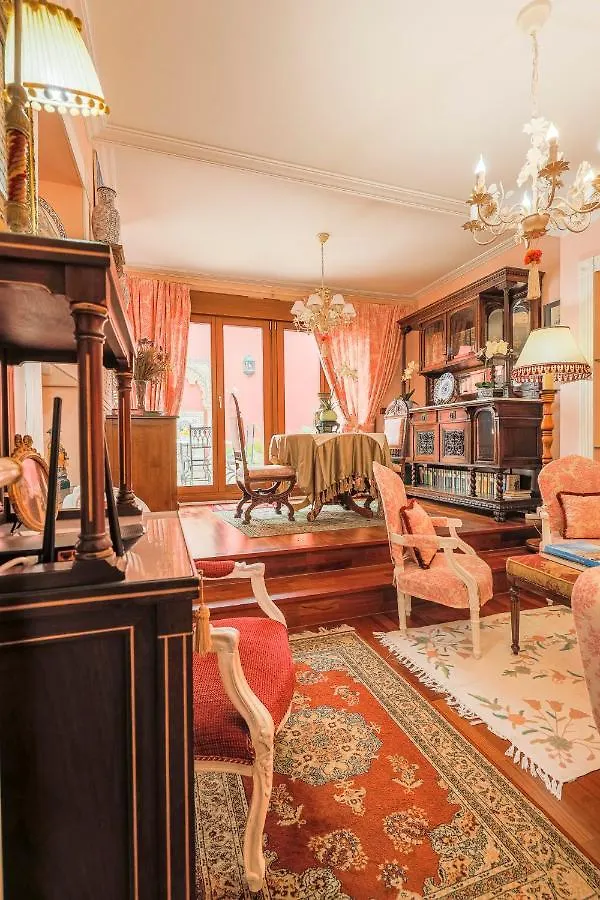 Historic Apartment In Santa Cruz Seville