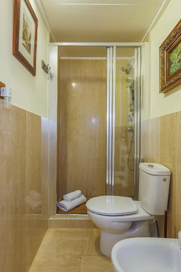 Historic Apartment In Santa Cruz Seville