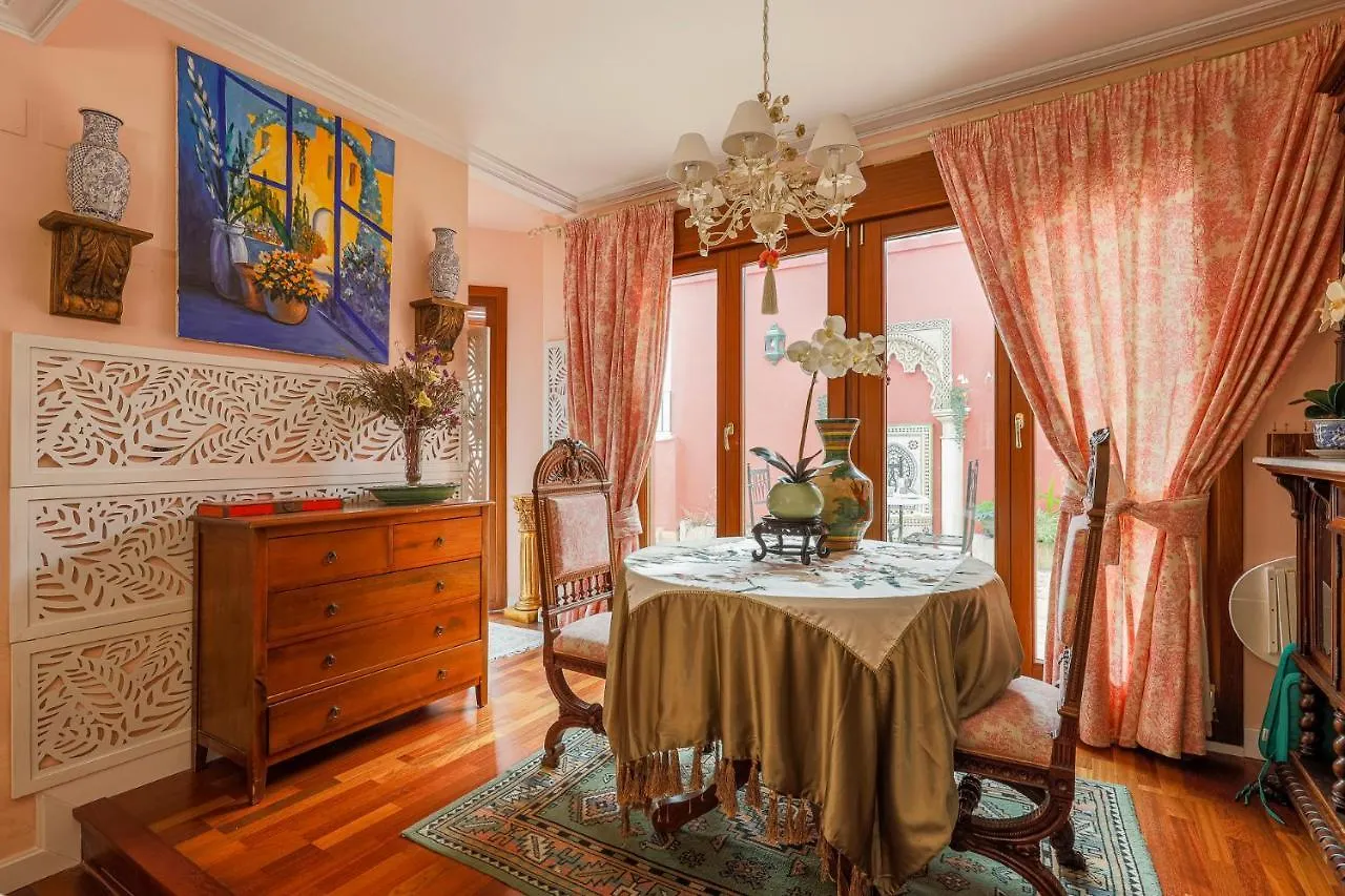 Historic Apartment In Santa Cruz Seville