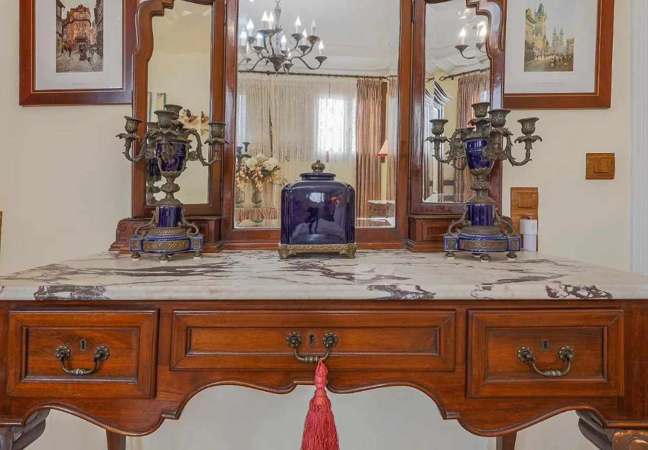 Historic Apartment In Santa Cruz Seville
