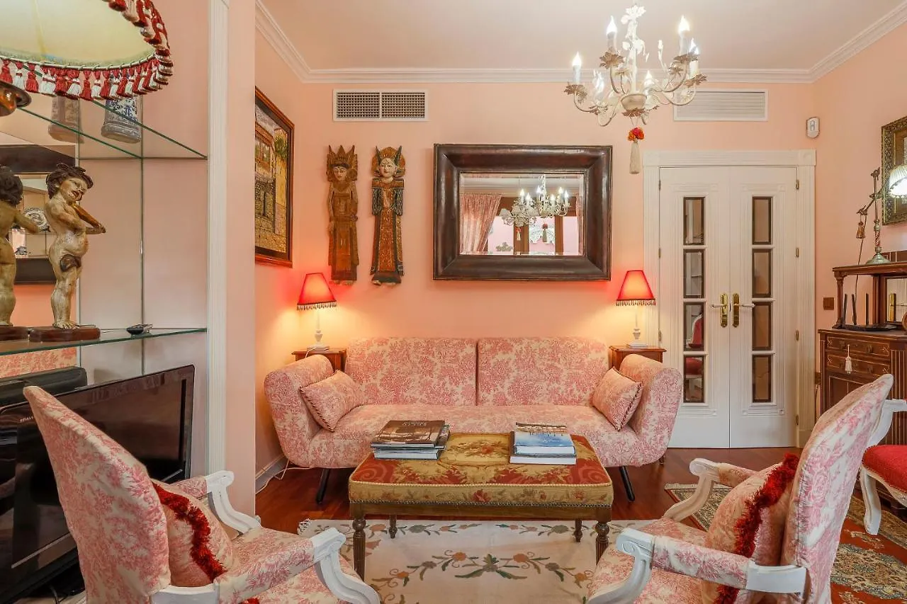 Historic Apartment In Santa Cruz Seville